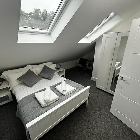 2 Bedroom Flat London Bagian luar foto