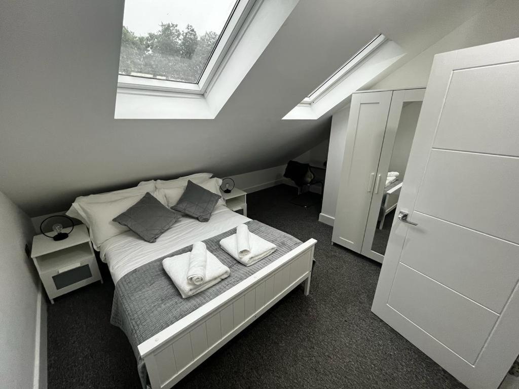 2 Bedroom Flat London Bagian luar foto