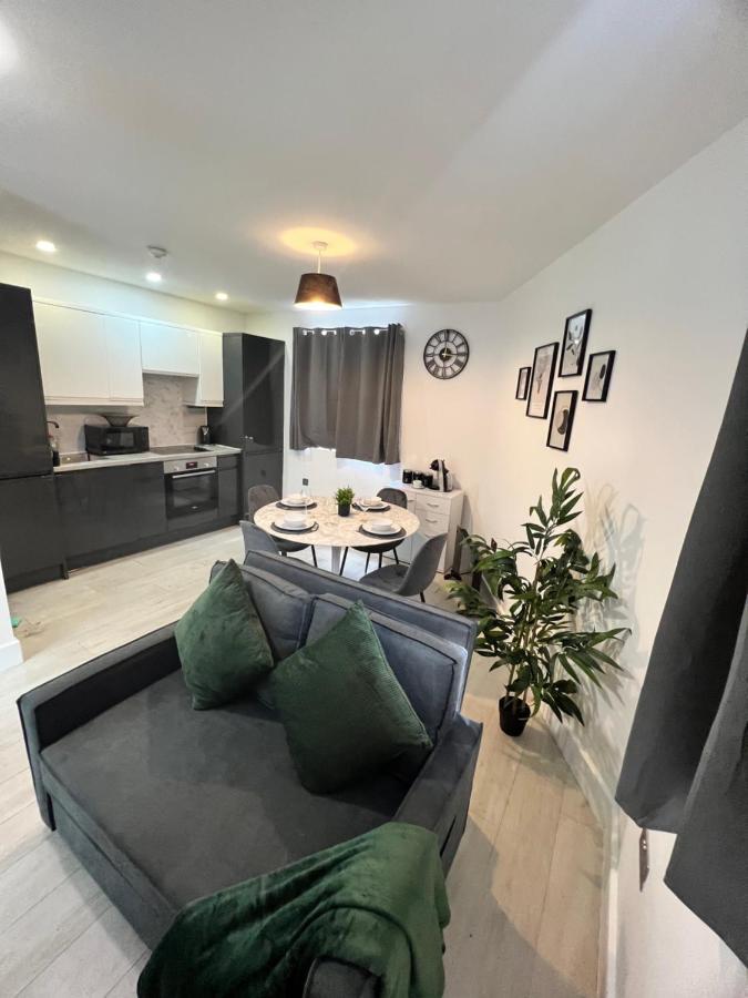 2 Bedroom Flat London Bagian luar foto