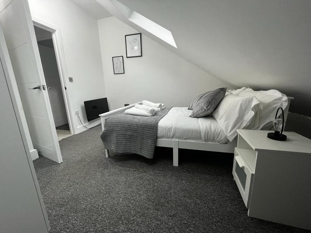 2 Bedroom Flat London Bagian luar foto