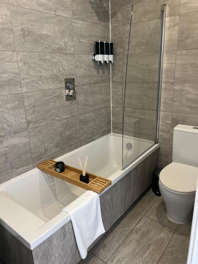 2 Bedroom Flat London Bagian luar foto
